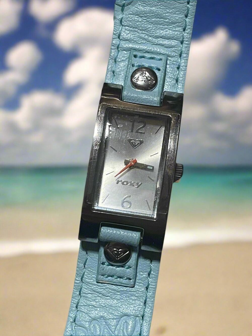 Vintage Roxy Blue Turquoise Genuine Leather Band Surf Chic Ladies Fashion Watch